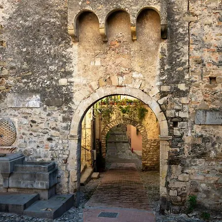 Alcazar Town Center Apartment