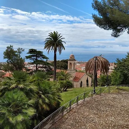 Alcazar Town Center Apartment